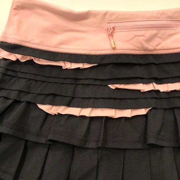 Lululemon 6 Back on Track Ruffles Skirt Pink Black - Picture 14 of 15